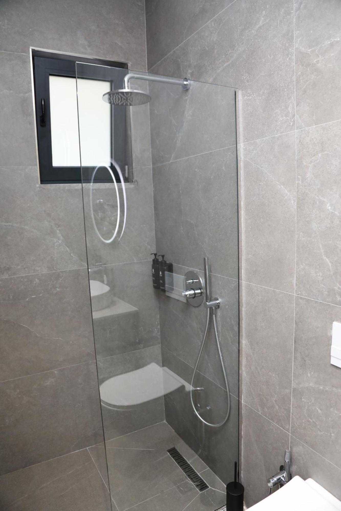 Kruja Luxury Suites Pokoj fotografie