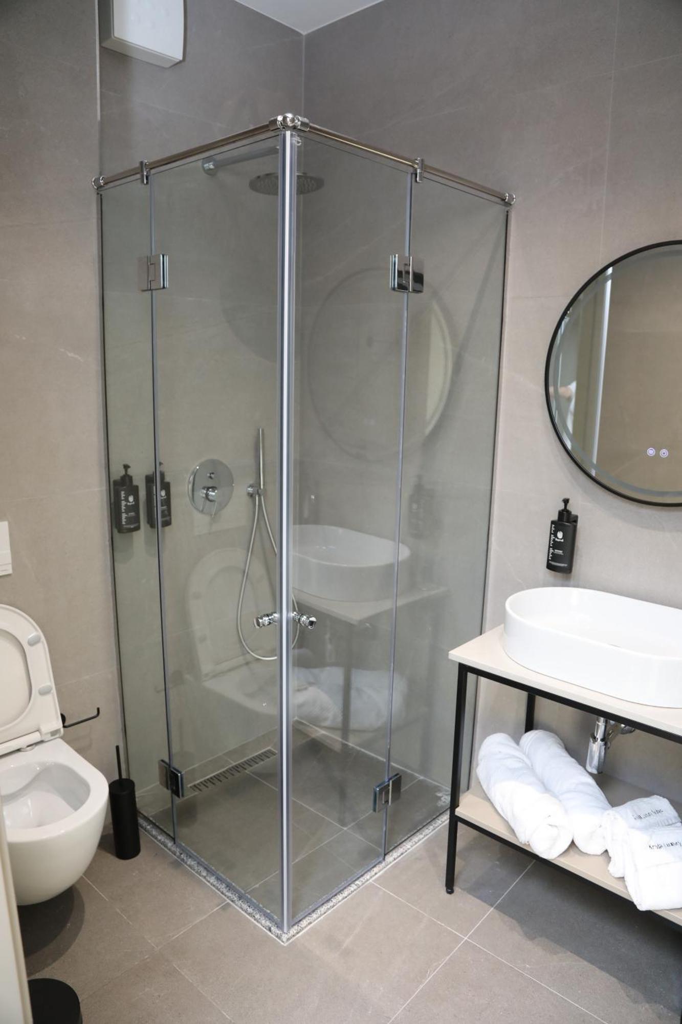 Kruja Luxury Suites Pokoj fotografie