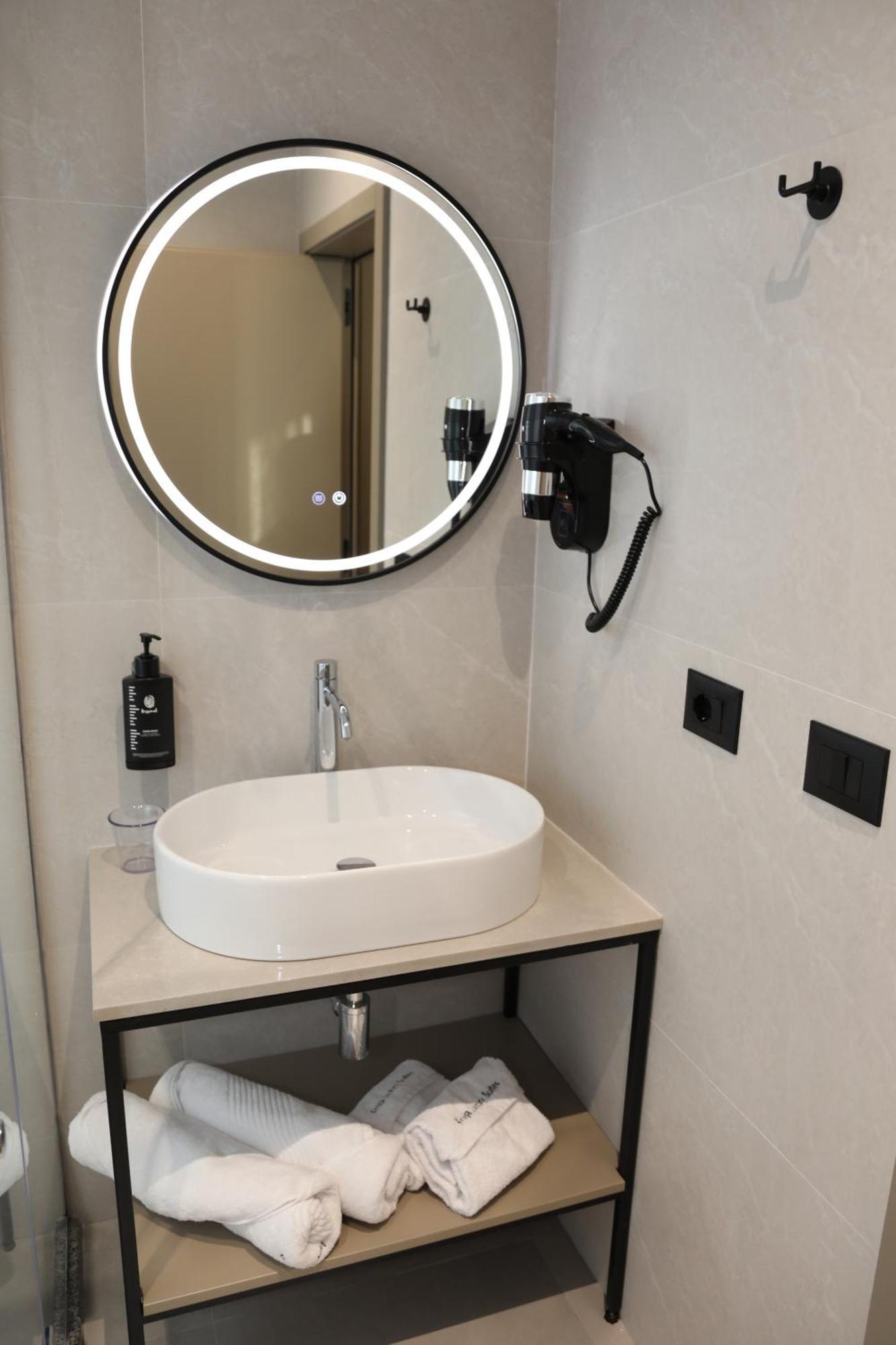 Kruja Luxury Suites Pokoj fotografie